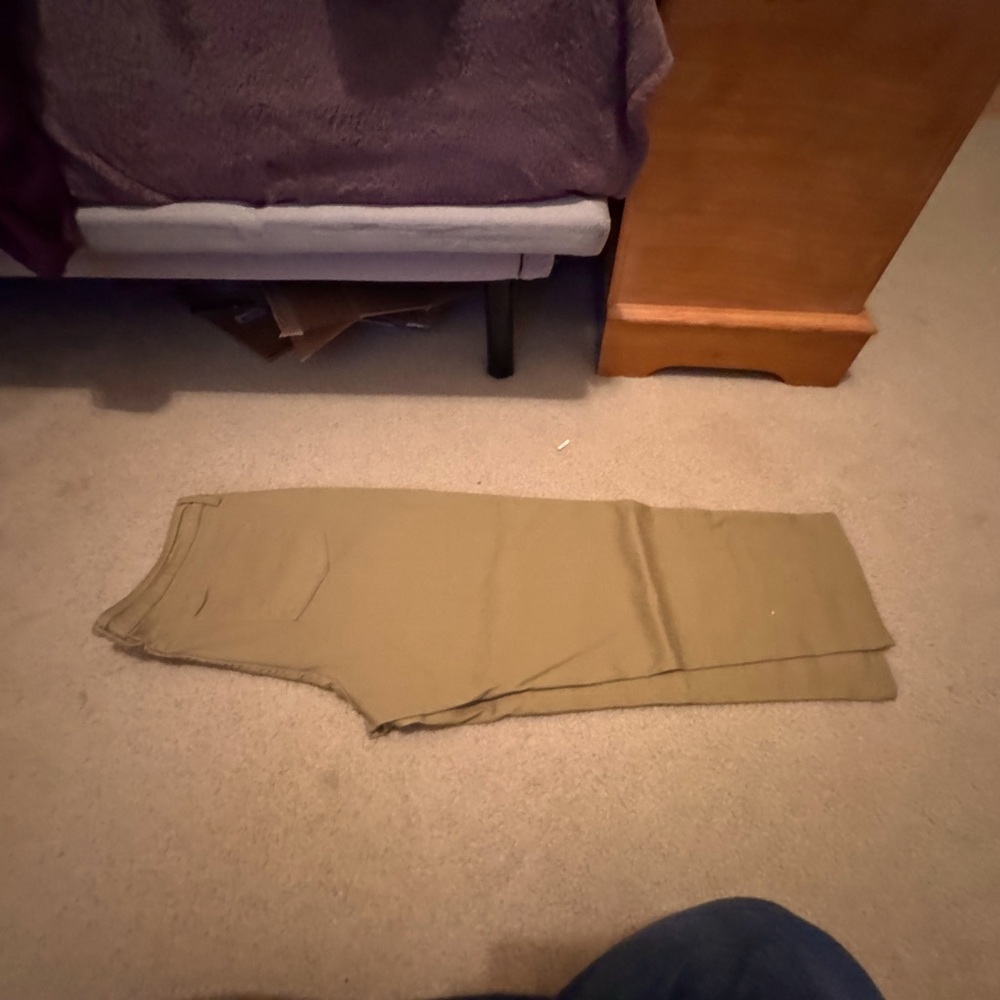 Tan kakhi pants sz xxl (20) Relaxed fit. Straight leg. - Picture 5 of 5